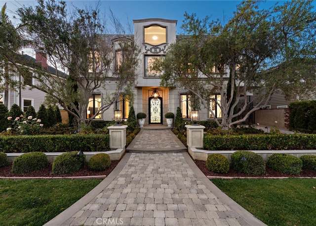 Property at 530 Kings Rd, Newport Beach, CA 92663, 5 beds, 5.5 baths
