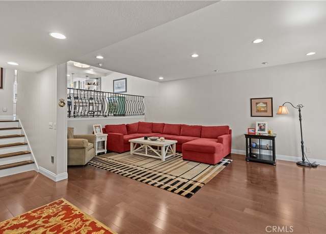 Property at 22255-1/4 Erwin St, Woodland Hills, CA 91367, 2 beds, 2.5 baths