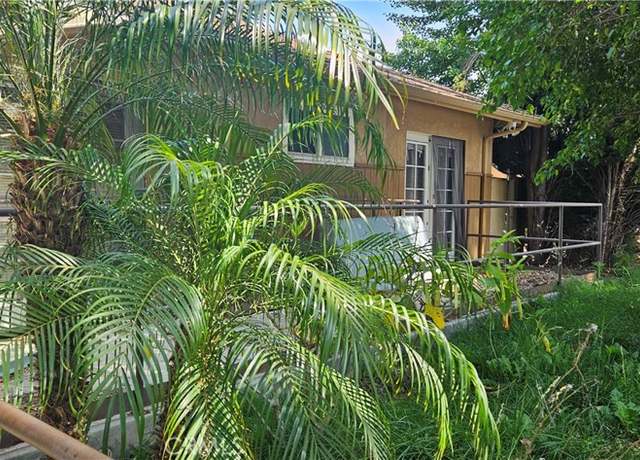 Property at 7054 Vanscoy Ave, North Hollywood, CA 91605, 5 beds, 3 baths