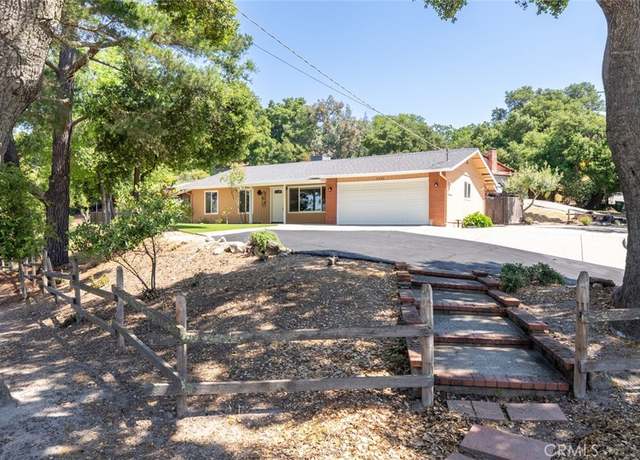 Property at 5560 Vida Ave, Atascadero, CA 93422, 3 beds, 2 baths