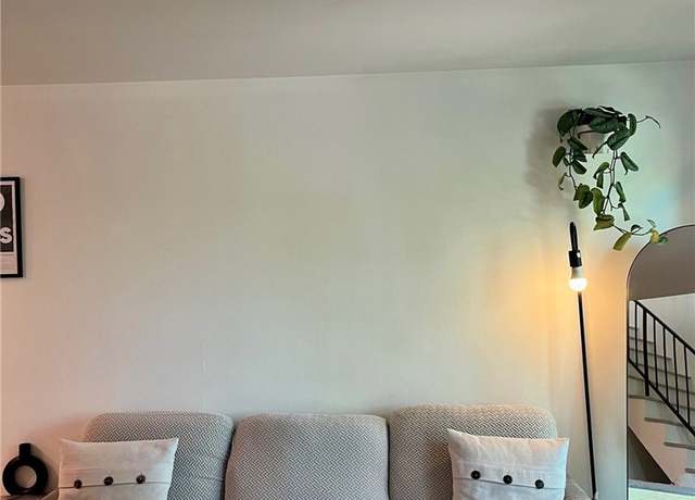Property at 1600 Redondo Ave #4, Long Beach, CA 90804, 1 bed, 1.5 baths