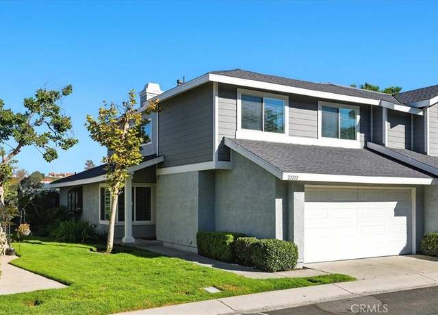 Property at 22212 Summit Hill Dr #18, Lake Forest, CA 92630, 3 beds, 2.5 baths