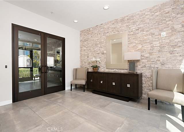 Property at 2810 Wagon Wheel Rd #303, Oxnard, CA 93036, 3 beds, 2.5 baths