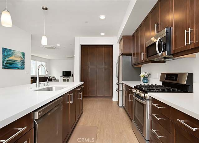 Property at 2810 Wagon Wheel Rd #303, Oxnard, CA 93036, 3 beds, 2.5 baths