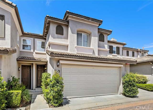 Property at 30 Trofello Ln, Aliso Viejo, CA 92656, 2 beds, 2.5 baths