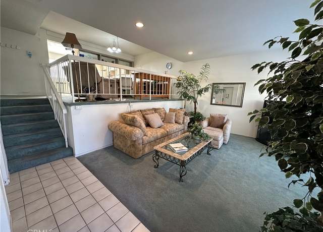 Property at 18405-#C Collins St Unit C, Tarzana, CA 91356, 2 beds, 2.5 baths