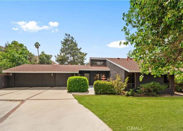 Property at 27411 Santa Fe St, Hemet, CA 92543, 4 beds, 3 baths
