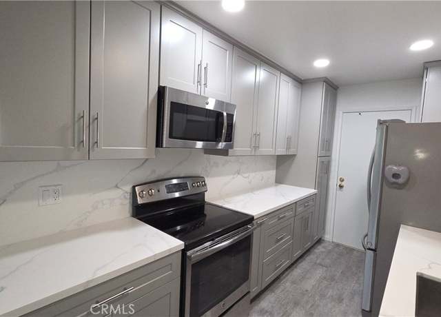 Property at 5400 Lindley Ave #105, Encino, CA 91316, 2 beds, 2 baths