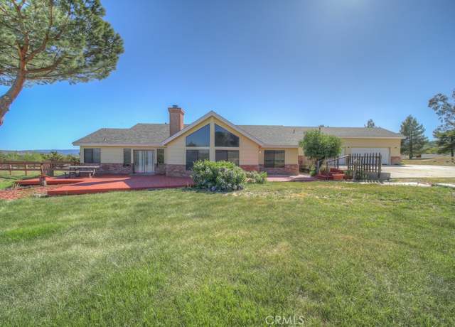 Property at 49525 Mescalero Ct, Aguanga, CA 92536, 4 beds, 3 baths