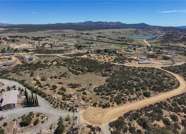 Property at 868 Stallion Ct, Aguanga, CA 92536