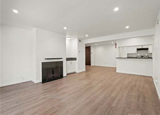 Property at 5334 Lindley Ave #125, Encino, CA 91316, 2 beds, 2 baths