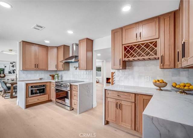 Property at 9171 Regatta Dr, Huntington Beach, CA 92646, 4 beds, 4.5 baths