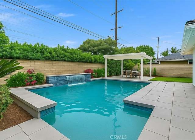 Property at 9171 Regatta Dr, Huntington Beach, CA 92646, 4 beds, 4.5 baths