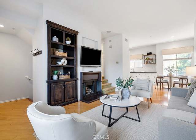 Property at 3415 S Main St Unit F, Santa Ana, CA 92707, 2 beds, 2.5 baths