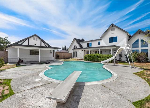 Property at 14287 Bochee, Apple Valley, CA 92307, 4 beds, 4 baths
