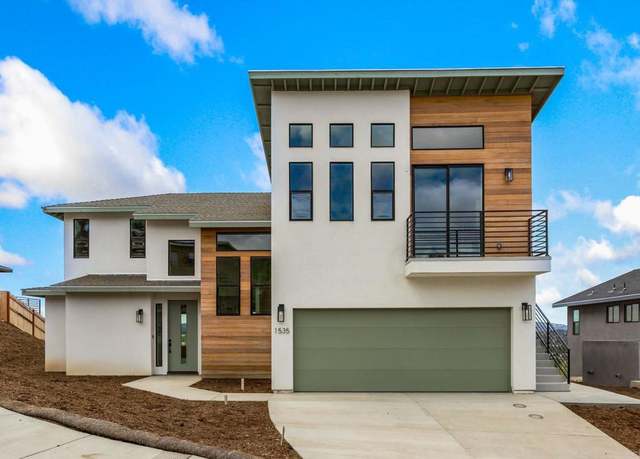 Property at 1535 Mount Gln, Escondido, CA 92025, 5 beds, 4.5 baths