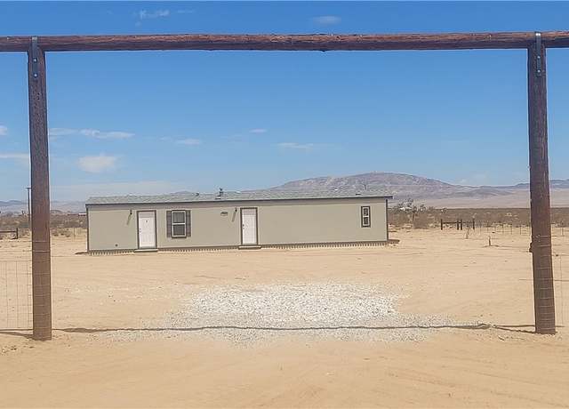 Property at 60784 Stagemans Rd, Landers, CA 92285, 2 beds, 2 baths