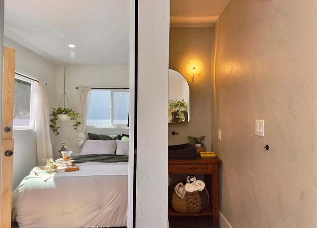 Property at 2907 S Ridgeley Dr, Los Angeles, CA 90016, 3 beds, 2 baths