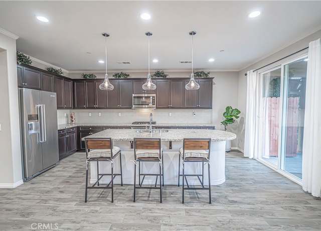 Property at 27307 Ardella Pl, Saugus, CA 91350, 3 beds, 3.5 baths