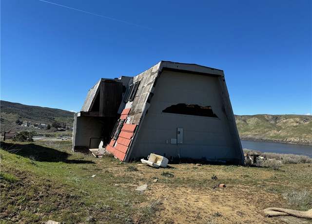 Property at 14766 Flintstone Dr, Lake Hughes, CA 93532, 1 bed, 2 baths
