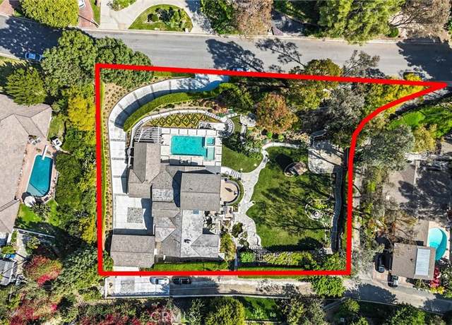 Property at 14084 Bronte Dr, Whittier, CA 90602, 4 beds, 4 baths