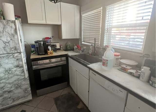 Property at 354 Chestnut Ave #9, Long Beach, CA 90802, 1 bath