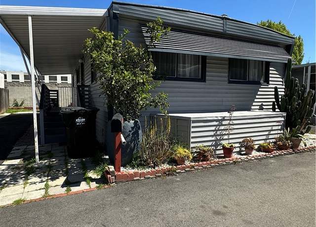 Property at 715 W 220th #26, Torrance, CA 90502, 2 beds, 2 baths