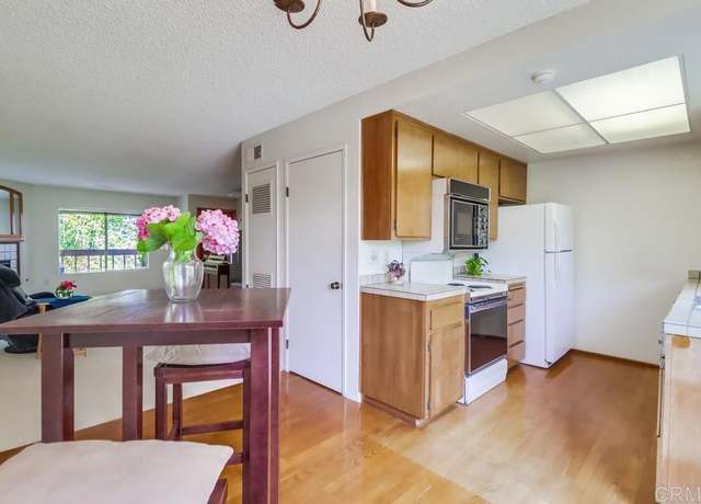 Property at 1762 Locust St #4, San Diego, CA 92106, 2 beds, 2.5 baths