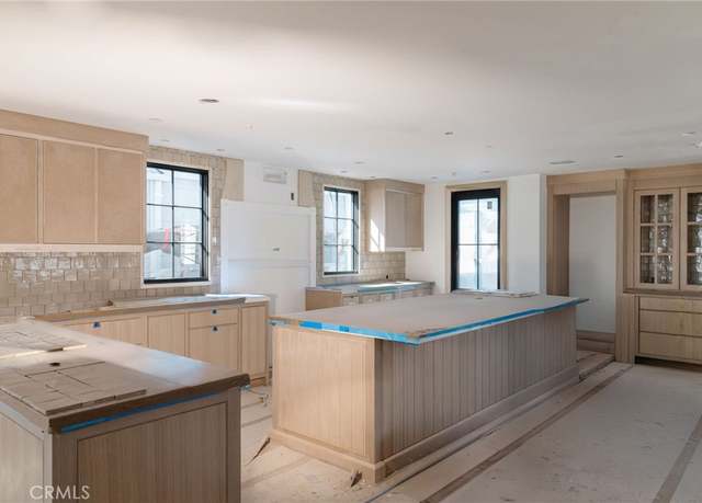 Property at 137 33rd St, Hermosa Beach, CA 90254, 4 beds, 4.5 baths