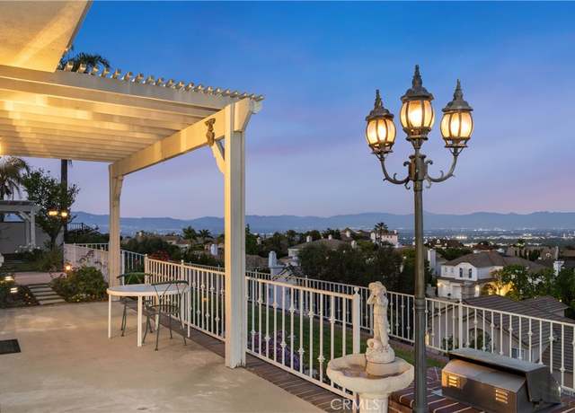 Property at 24926 Vista Verenda, Woodland Hills, CA 91367, 4 beds, 3.5 baths