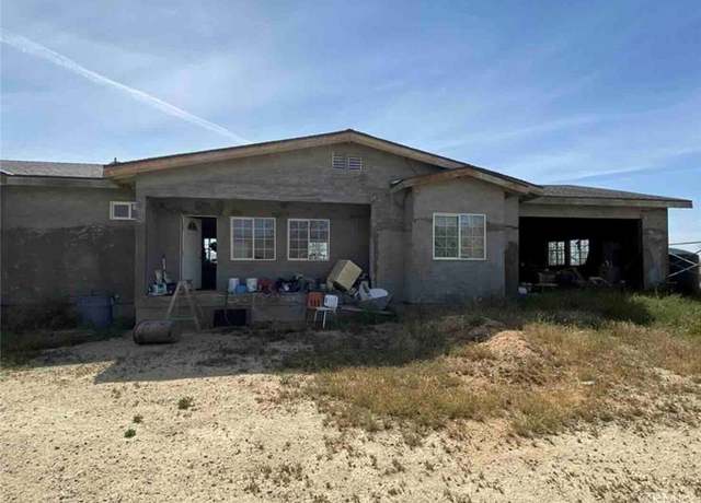 Property at 14555 Bellflower Rd, Santa Margarita, CA 93453, 3 beds, 4 baths
