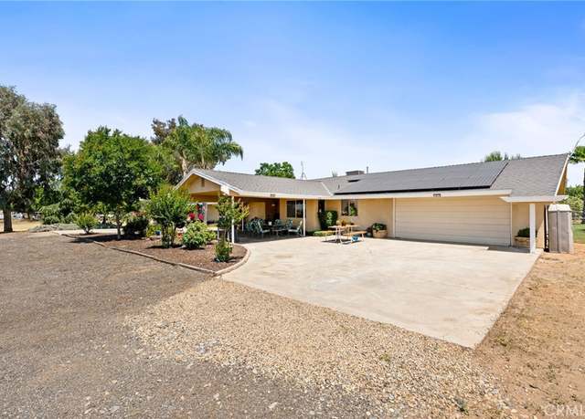 Property at 3298 N Zediker Ave, Sanger, CA 93657, 3 beds, 2 baths