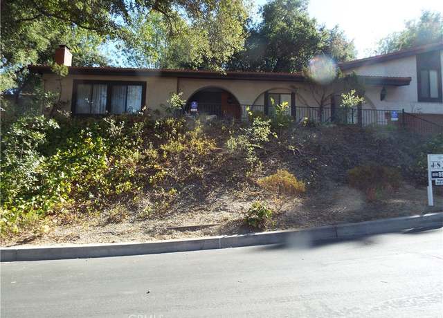 Property at 4444 Rochelle Pl, Encino, CA 91316, 3 beds, 2.5 baths