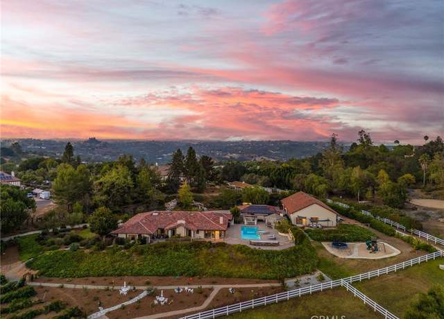 Property at 4 Golden Meadow Ln, Fallbrook, CA 92028, 4 beds, 5 baths