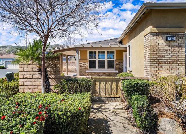 Property at 250 Lakewood Ln, Hemet, CA 92545, 2 beds, 2 baths