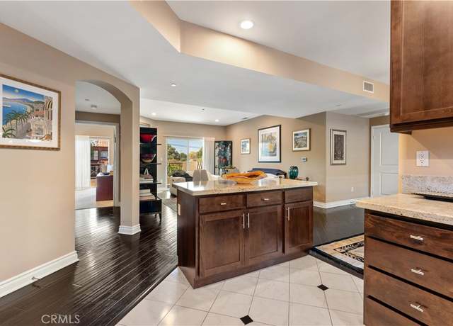 Property at 4424 Whitsett Ave #312, Studio City, CA 91604, 2 beds, 2 baths