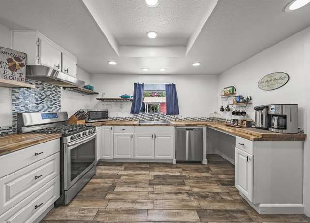 Property at 1644 Cuatro Ln, Fallbrook, CA 92028, 4 beds, 3 baths