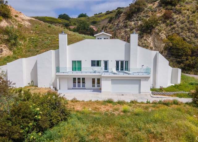Property at 2411 N Topanga Canyon Blvd, Topanga, CA 90290, 3 beds, 2.5 baths