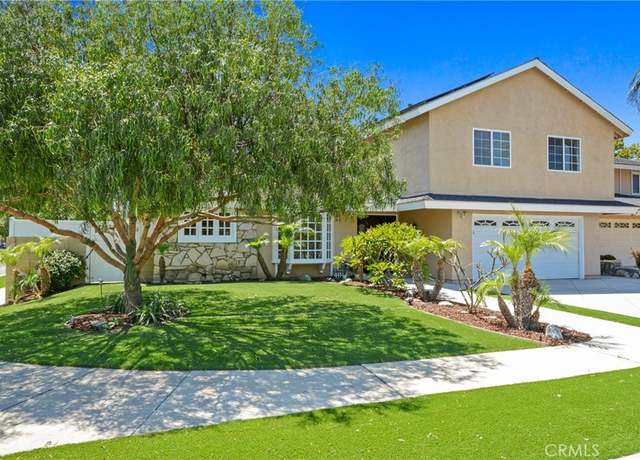 Property at 16091 Gold Cir, Huntington Beach, CA 92647, 5 beds, 2 baths