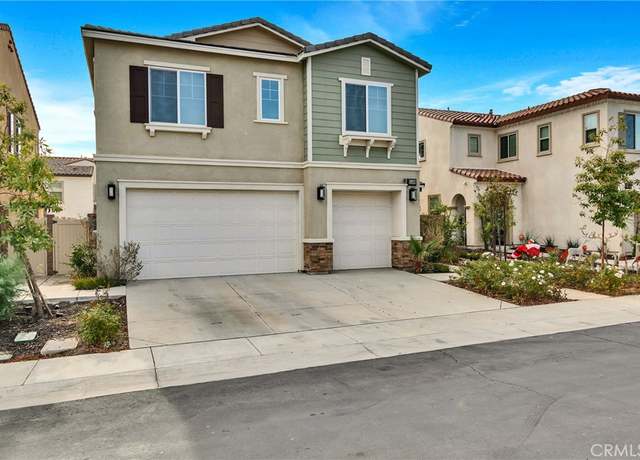 Property at 24469 Paxton Ln, Lake Elsinore, CA 92532, 4 beds, 3 baths
