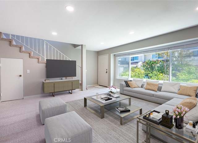 Property at 4321 Matilija Ave #14, Sherman Oaks, CA 91423, 2 beds, 2.5 baths