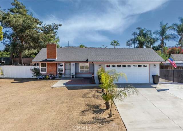 Property at 10992 Stonehenge Pl, Riverside, CA 92503, 3 beds, 2 baths