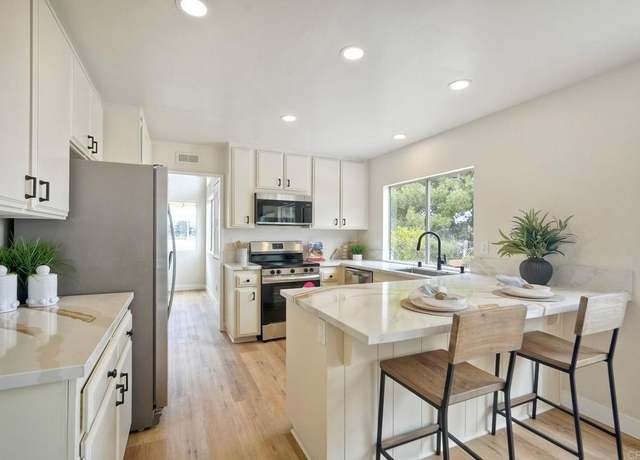 Property at 364 Compass Rd, Oceanside, CA 92054, 3 beds, 2.5 baths