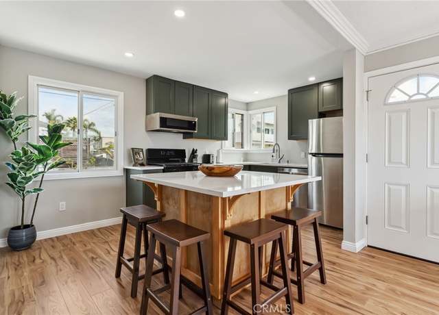 Property at 4073 Riviera Dr, San Diego, CA 92109, 2 beds, 1 bath