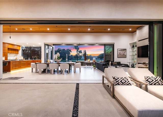 Property at 6691 Country Cir, Huntington Beach, CA 92648, 4 beds, 4.5 baths