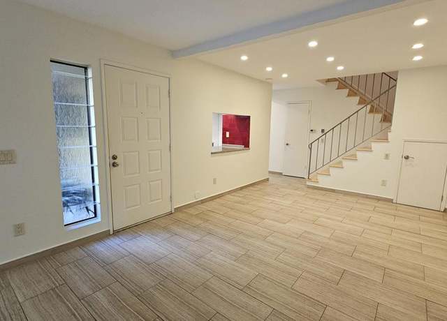 Property at 307 Rosewood St, Ventura, CA 93001, 2 beds, 2.5 baths