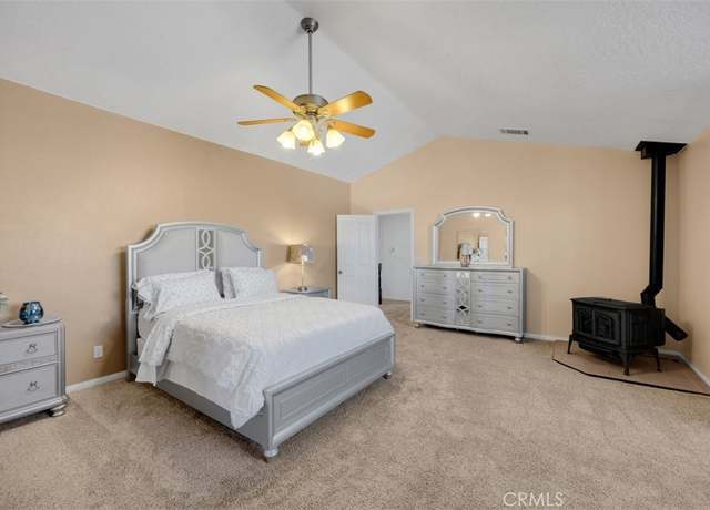 Property at 8164 Flowerfield Rd, Phelan, CA 92371, 4 beds, 3.5 baths