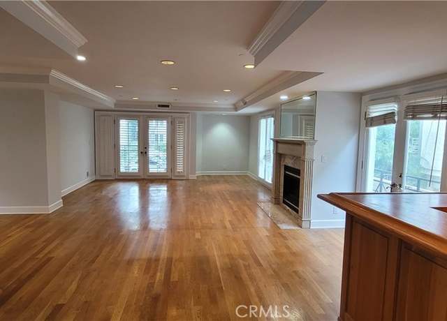 Property at 448 Oakhurst Dr #1, Beverly Hills, CA 90210, 3 beds, 3.5 baths