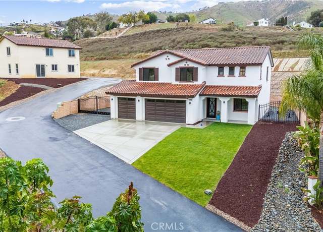Property at 1993 Lyon Ave, Riverside, CA 92503, 5 beds, 3 baths