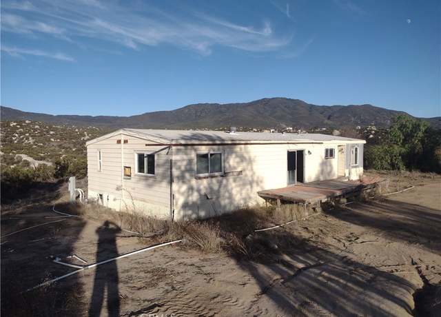 Property at 38230 Lorenzo Ln, Hemet, CA 92544, 2 beds, 2 baths